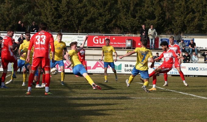 Luckenwalde trotzt Halle ein Unentschieden ab